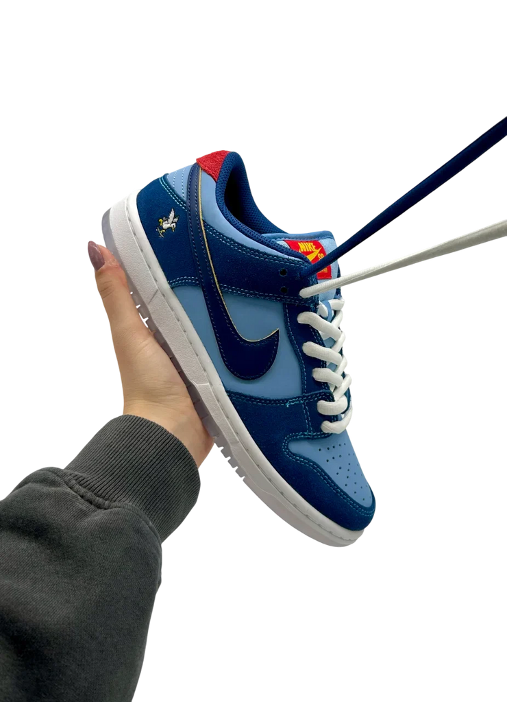 L’origine des sneakers : de la chaussure de sport à l’icône de mode
